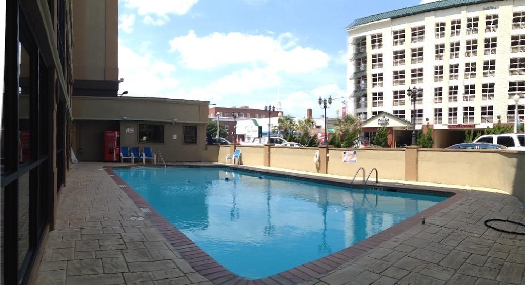 Aqua Vista Resort Hotel Virginia Beach Exterior photo
